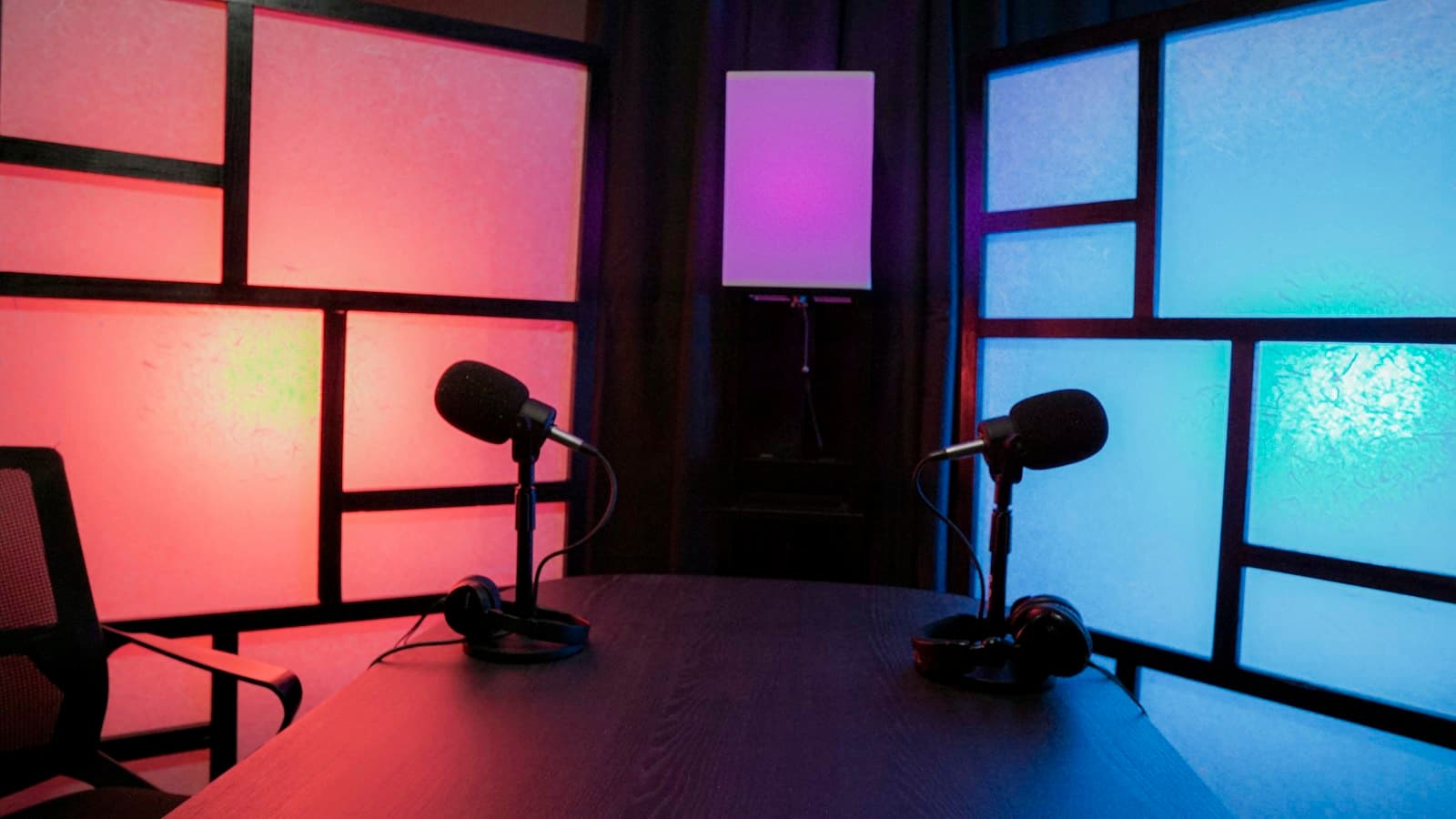 Studio podcast për 4 persona