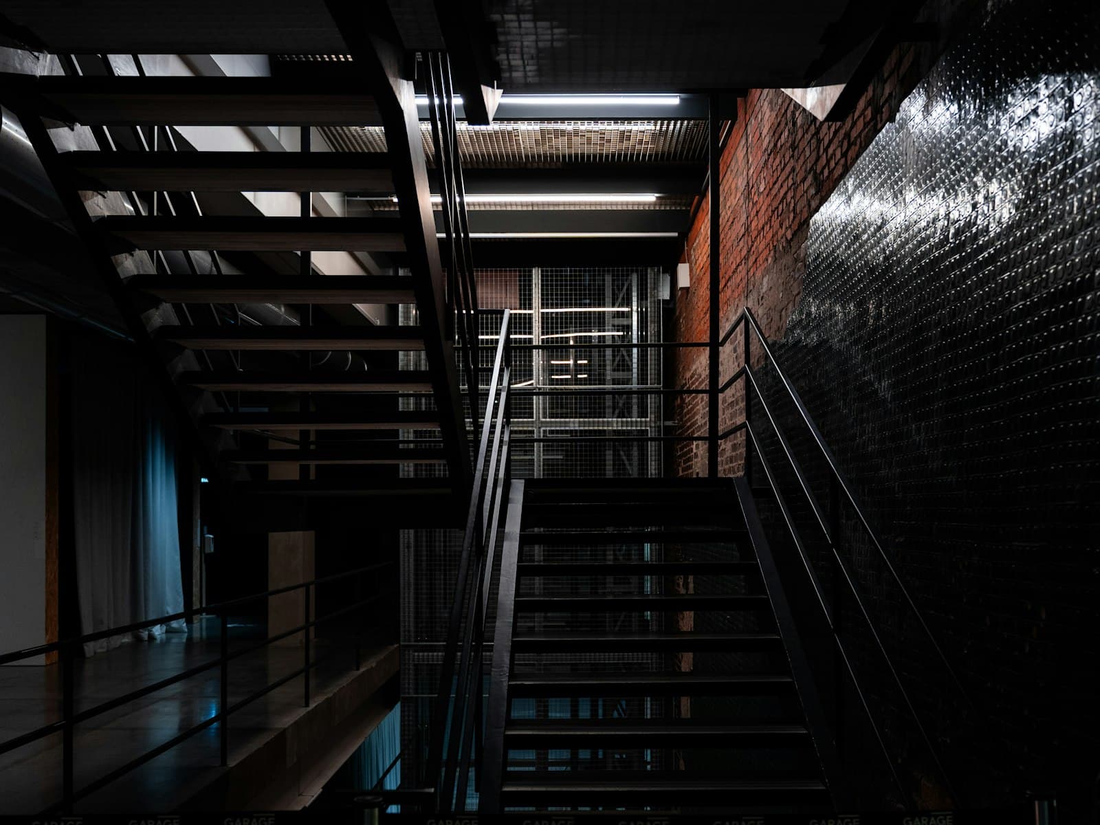 Loft industrial me tulla
